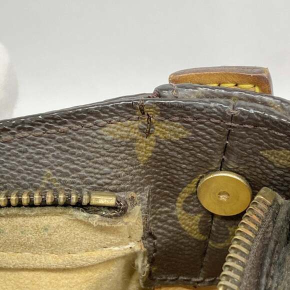 LOUIS VUITTON Brown Monogram Looping GM Shoulder Bag - Picture 9 of 16